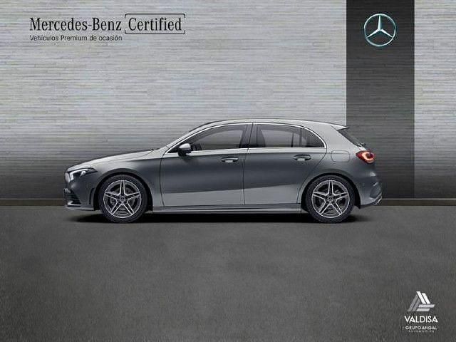 Usado Mercedes A180 AMG line 116 CV (85 kW) 2021 Gris montaña