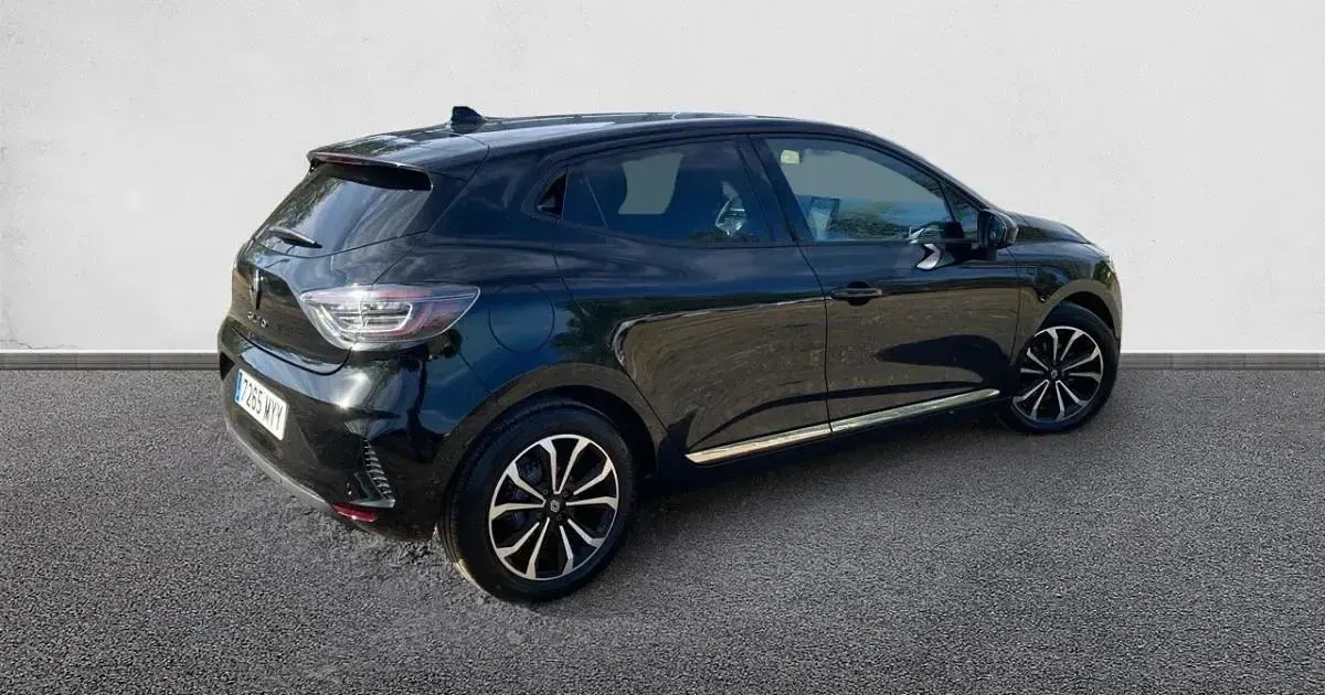 Usado Renault Clio Techno 90 CV (66 kW) 2025 Utilitario
