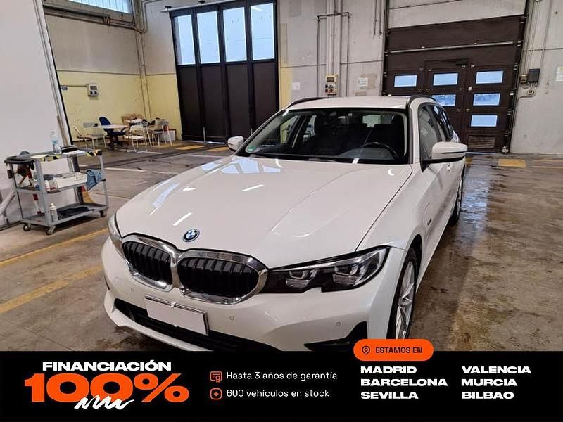 Blanco Usado 2022 BMW 330e Familiar | 20.850 € - Imagen 1/4