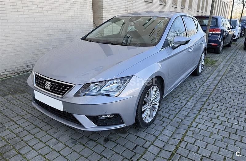 Usado Seat Leon XCELLENCE 150 CV (110 kW) 2020 Gris / plata Berlina