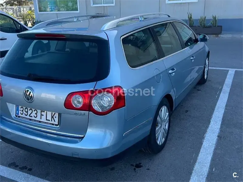Usado VW Passat Highline 140 CV (102 kW) 2007 Azul Familiar