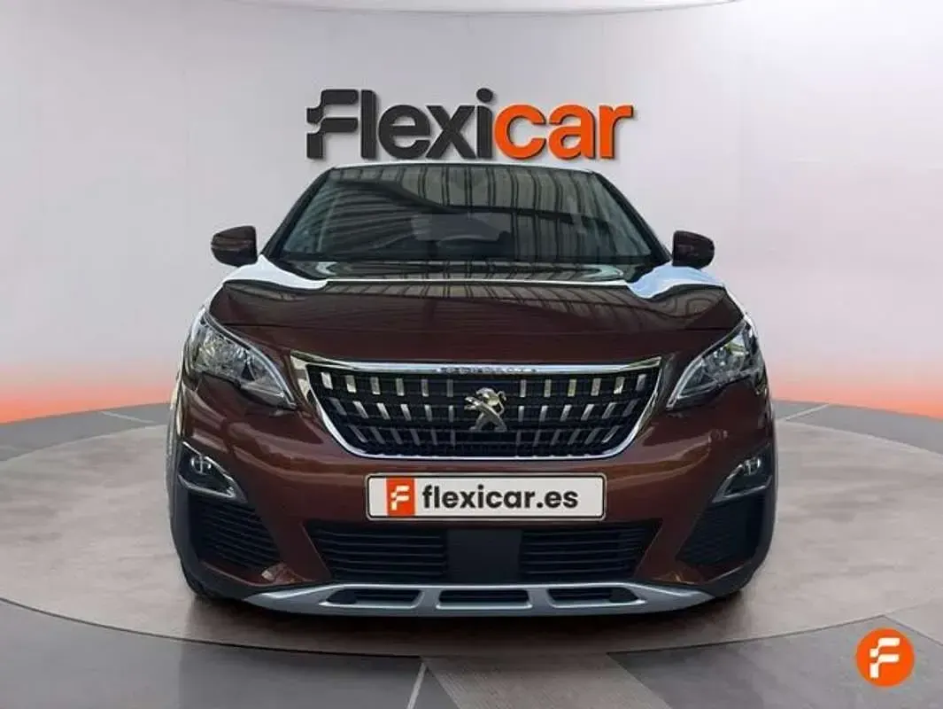 Usado Peugeot 3008 Allure 131 CV (96 kW) 2020 Marrón SUV