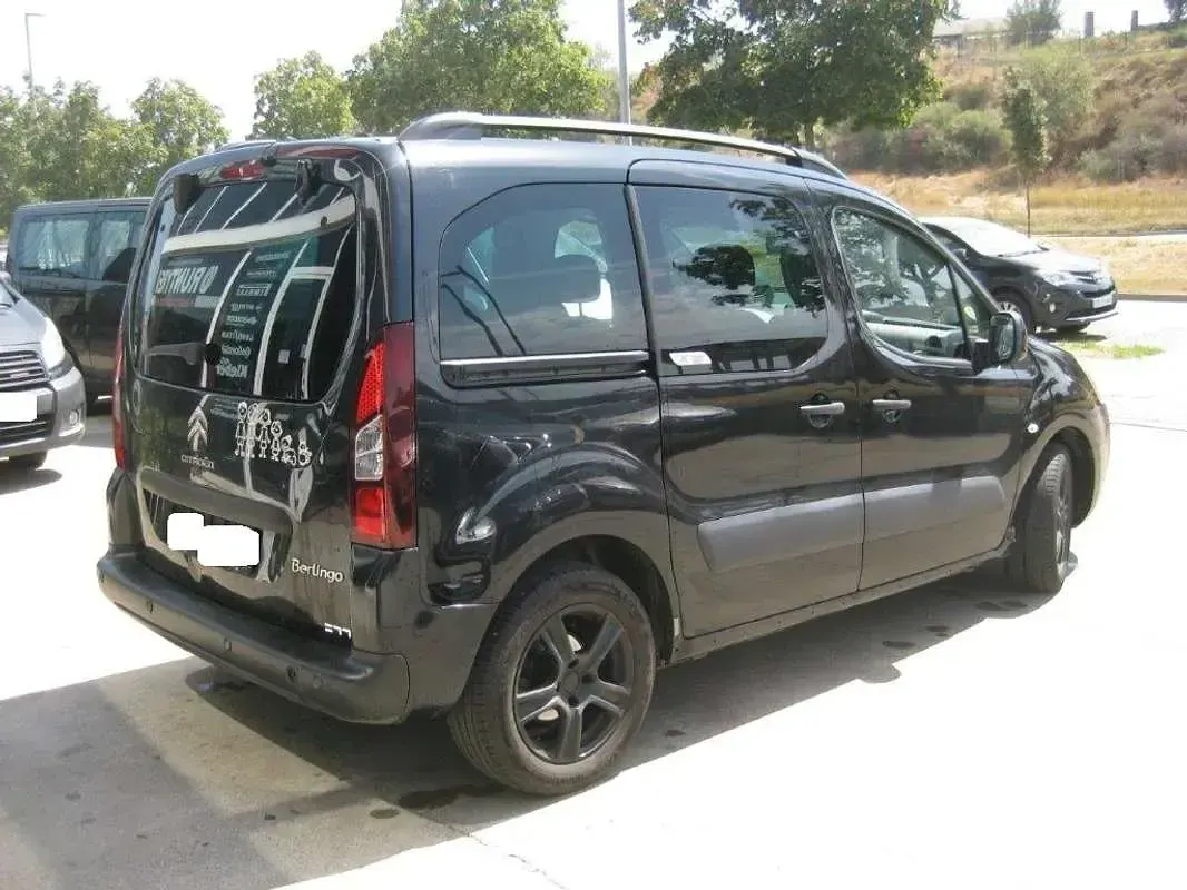 Usado Citroën Berlingo XTR 114 CV (83 kW) 2014 Negro Monovolumen