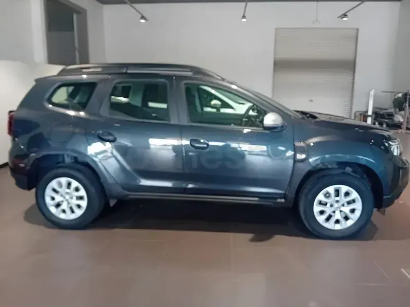Usado Dacia Duster Expression 130 CV (95 kW) 2024 Gris / plata SUV