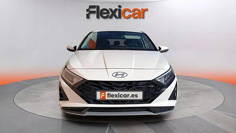Usado Hyundai i20 101 CV (74 kW) 2024 Blanco Berlina