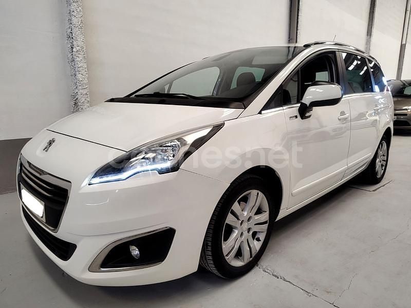 Blanco Usado 2014 Peugeot 5008 Style Monovolumen | 7990 € (Precio justo) - Imagen 1/4