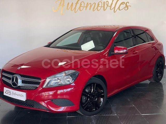 Rojo Usado 2014 Mercedes A180 Urban Berlina | 13.500 € (Precio justo) - Imagen 1/4