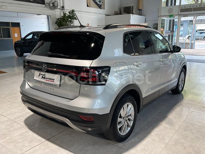 Usado VW T-Cross Advance 110 CV (80 kW) 2022 Gris / plata SUV