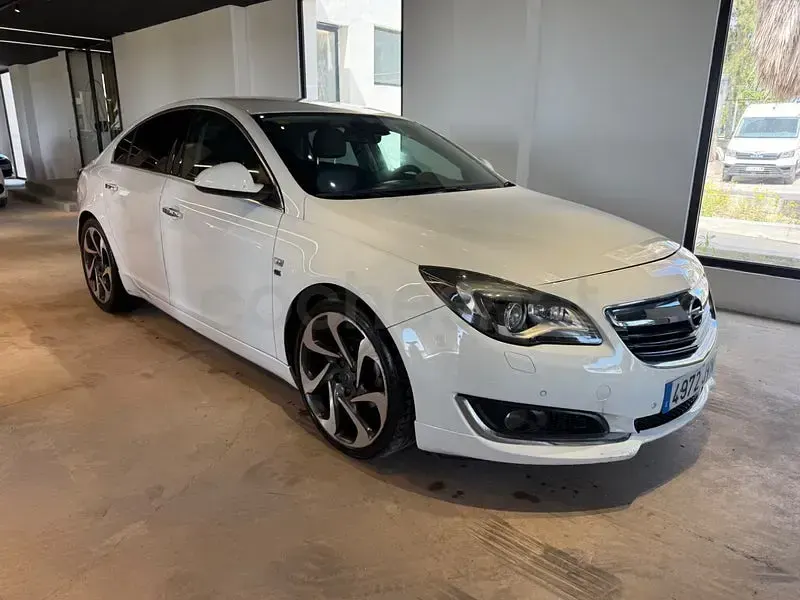 Usado Opel Insignia Excellence 136 CV (100 kW) 2016 Blanco Berlina