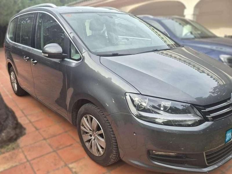 Usado VW Sharan Sport 140 CV (102 kW) 2015 Gris Monovolumen