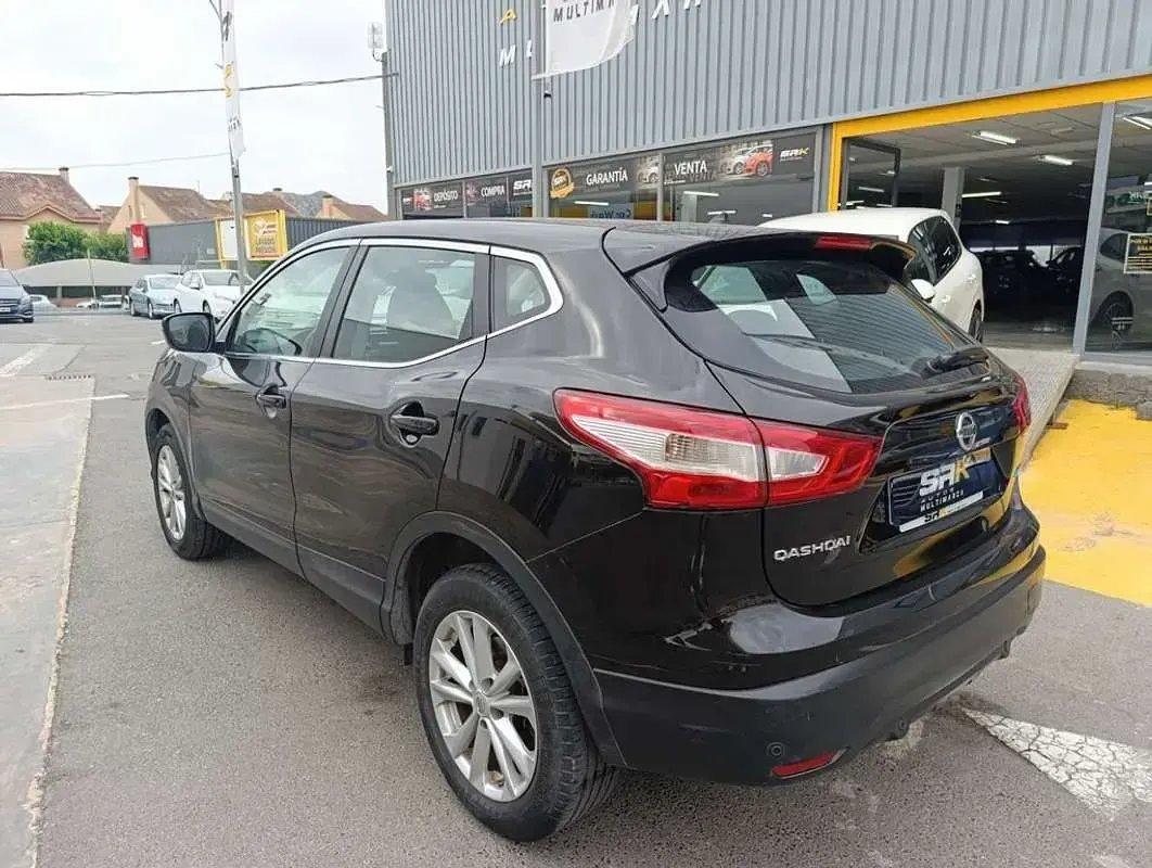 Usado Nissan Qashqai Acenta 110 CV (80 kW) 2015 Negro SUV