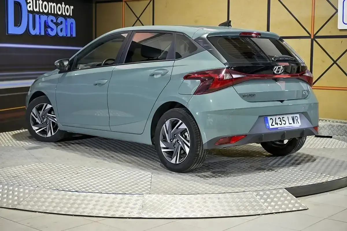 Begagnad Hyundai i20 100 HK (73 kW) 2022 Grön Halvkombi