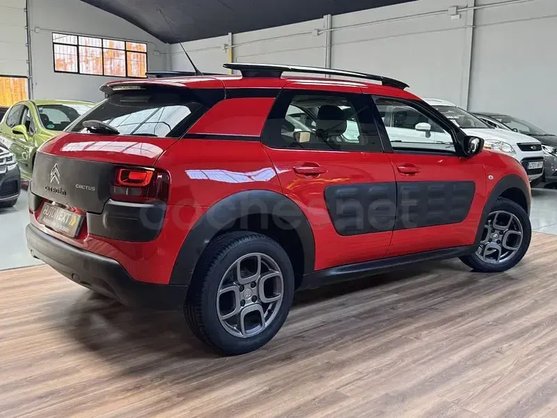 Usado Citroën C4 Cactus Feel 92 CV (67 kW) 2015 Rojo Utilitario