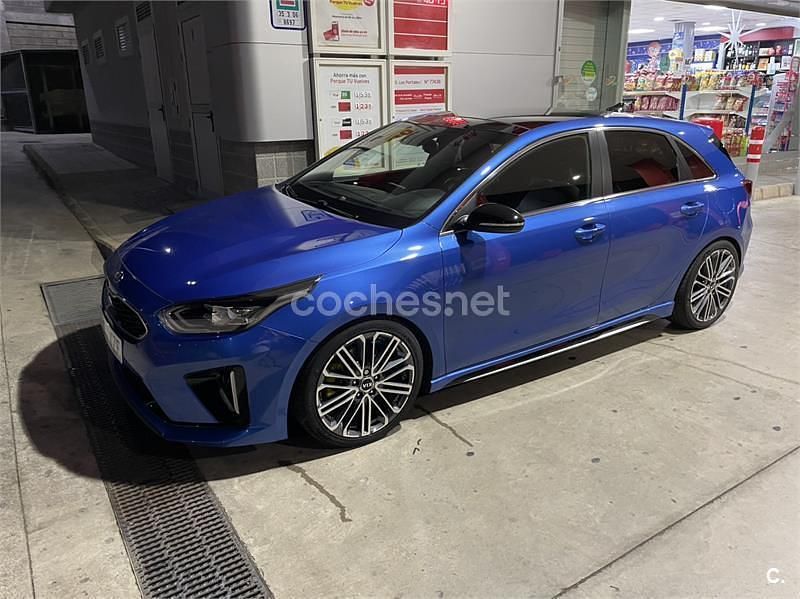 Usado Kia Ceed 140 CV (102 kW) 2019 Azul Utilitario