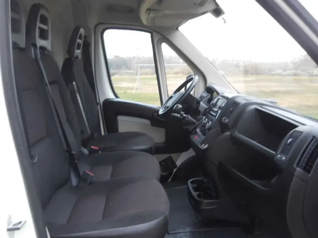 Usado Peugeot Boxer 110 CV (80 kW) 2018 Blanco Van