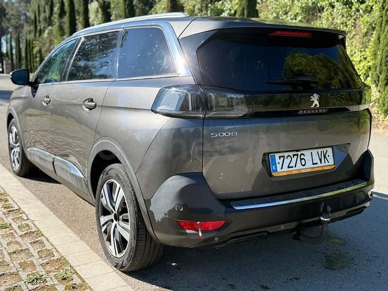 Usado Peugeot 5008 Allure 130 CV (95 kW) 2021 Gris / plata SUV