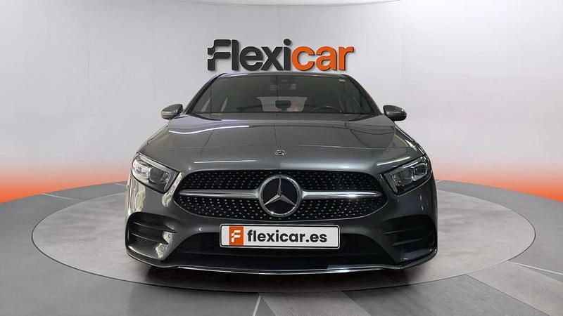Usado Mercedes A180 116 HP (85 kW) 2019 Cinzento Sedan