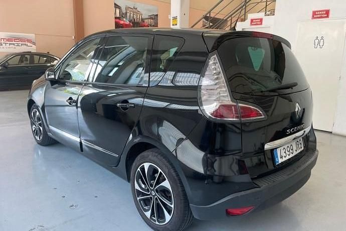 Usado Renault Scénic III Bose Edition 2015 Monovolumen