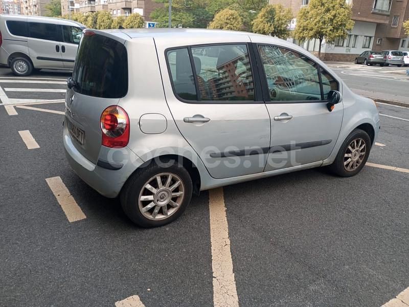 Usado Renault Modus Dynamique 98 CV (72 kW) 2005 Gris / plata Monovolumen