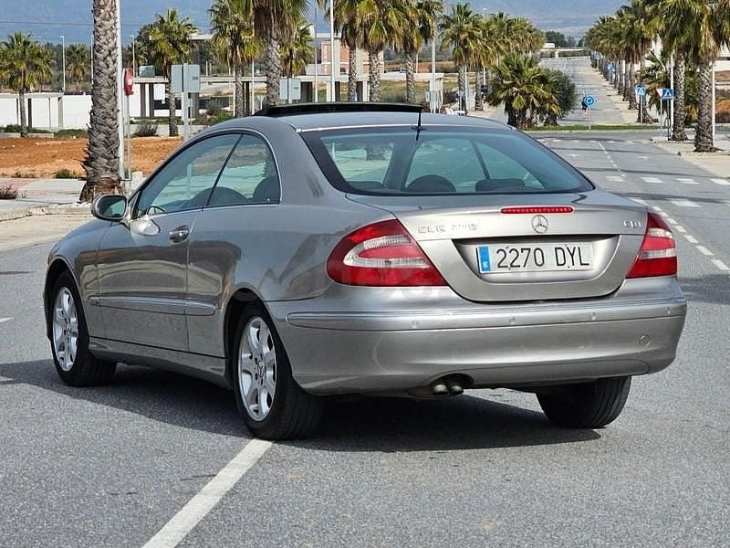 Usado Mercedes CLK270 Elegance 170 CV (125 kW) 2005 Marrón Coupe