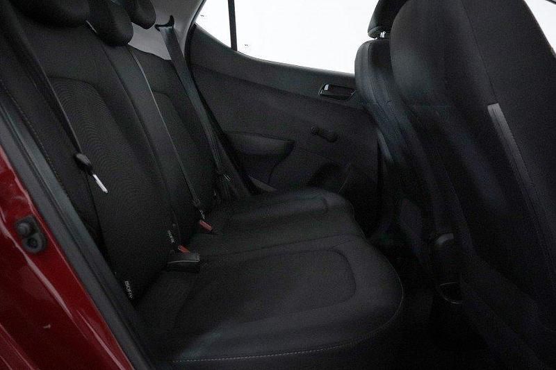 Rojo Usado 2017 Hyundai i10 Utilitario | 7650 € (Precio justo) - Imagen 1/4