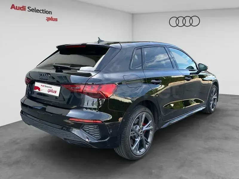 Usado Audi A3 Ambiente 245 CV (180 kW) 2022 Negro Berlina