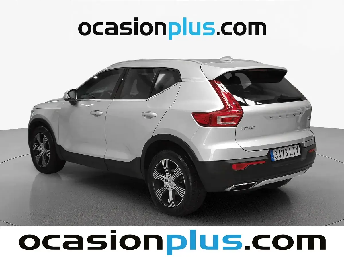 Usado Volvo XC40 Inscription 150 CV (110 kW) 2019 Gris plata SUV
