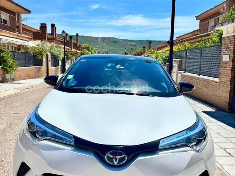 Usado Toyota C-HR Advance 122 CV (89 kW) 2019 Blanco SUV