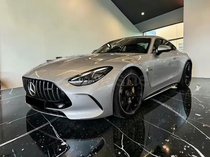 Usado Mercedes AMG GT 63 AMG 585 CV (430 kW) 2024 Gris / plata Coupe