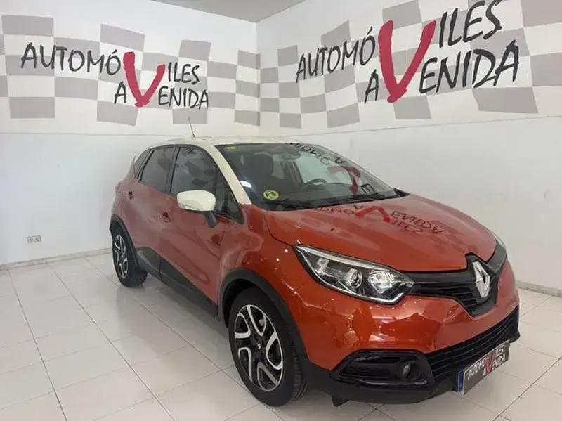 Usado Renault Captur Zen 90 CV (66 kW) 2015 Naranja SUV