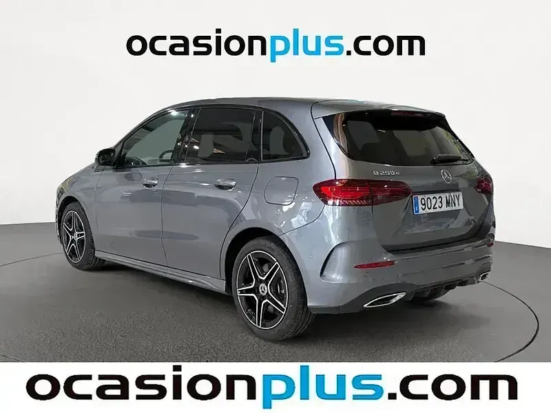 Usado Mercedes B250e 218 CV (160 kW) 2024 Gris / plata Monovolumen