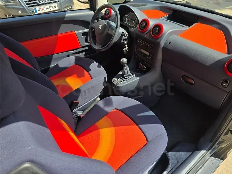 Usado Peugeot 1007 75 CV (55 kW) 2007 Negro Monovolumen
