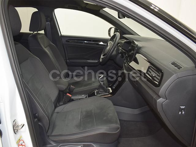 Usado VW T-Roc 116 CV (85 kW) 2025 Blanco SUV