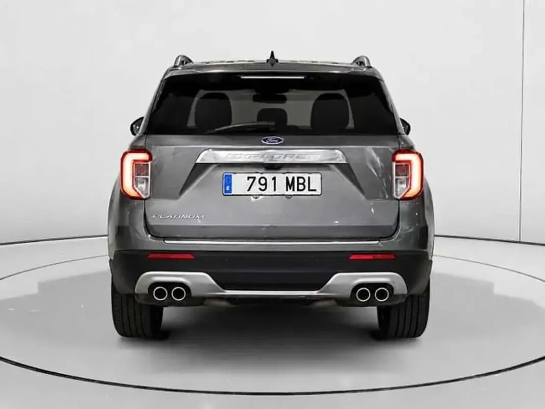 Usado Ford Explorer Platinum 457 CV (336 kW) 2022 Gris SUV