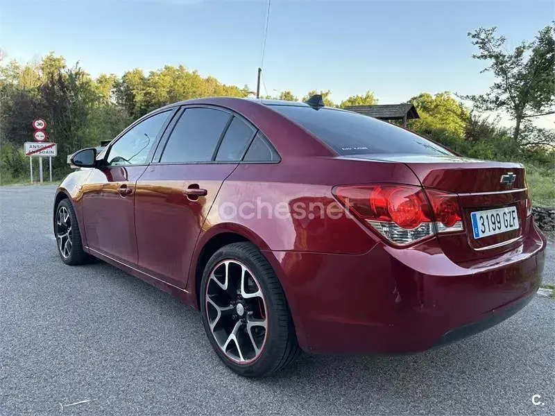 Usado Chevrolet Cruze LT 163 CV (119 kW) 2011 Granate Berlina