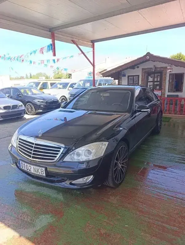 Usado Mercedes S500 387 CV (284 kW) 2006 Negro Berlina