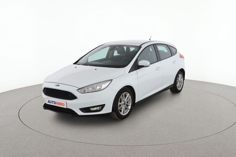 Blanco Usado 2017 Ford Focus Business Edition Berlina | 9999 € (Buen precio) - Imagen 1/4