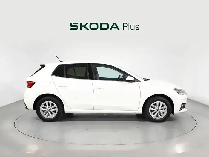Usado Skoda Fabia Selection 80 CV (58 kW) 2025 Blanco Utilitario