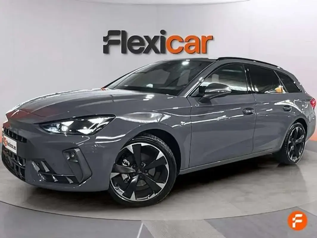 Usado Cupra Leon 150 CV (110 kW) 2025 Gris Utilitario