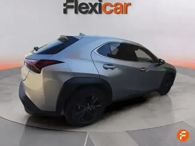 Usado Lexus UX 184 CV (135 kW) 2024 Gris SUV