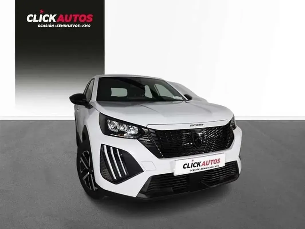 Usado Peugeot 2008 Active 101 CV (74 kW) 2023 Blanco SUV