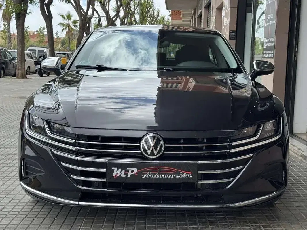 Usado VW Arteon Elegance 190 CV (139 kW) 2021 Gris Coupe