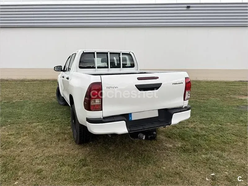 Usado Toyota HiLux Plus 150 CV (110 kW) 2020 Blanco Pickup/Camioneta