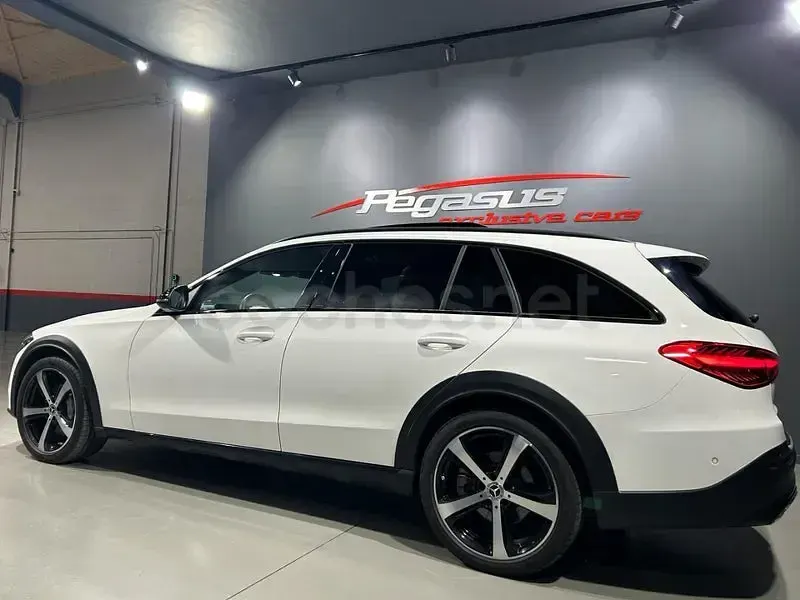 Usado Mercedes C220 200 CV (147 kW) 2022 Blanco Familiar