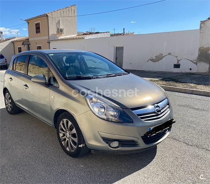 Usado Opel Corsa 85 CV (62 kW) 2010 Marrón Utilitario