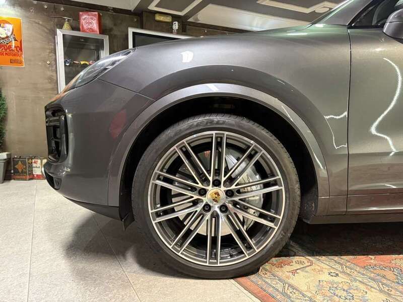 Usado Porsche Cayenne Turbo 549 CV (403 kW) 2019 Gris SUV