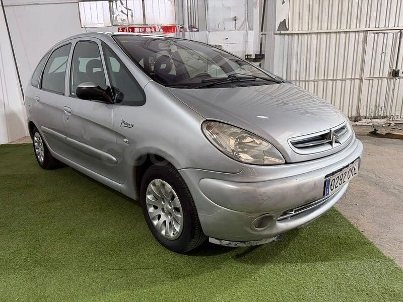 Usado Citroën Xsara Picasso Exclusive 90 CV (66 kW) 2003 Gris / plata Monovolumen