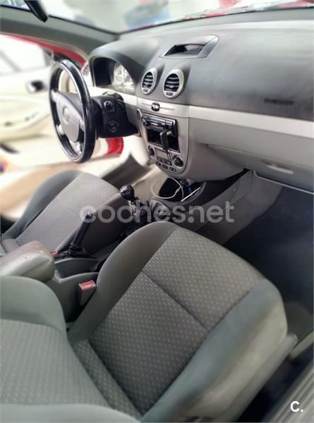Rojo Usado 2005 Chevrolet Lacetti CDX Berlina | 2200 € (Precio justo) - Imagen 1/4