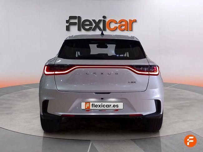 Usado Lexus LBX 136 CV (100 kW) 2025 Blanco SUV