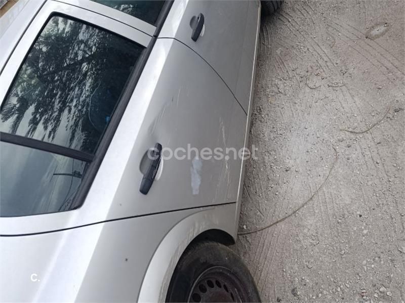 Gris / plata Usado 2004 Opel Astra Enjoy Berlina | 1000 € (Precio justo) - Imagen 1/4
